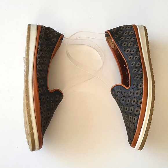 SPRING STEP "TULISA" LASER CUT LEATHER FLATS Size 6.5 / 37 - Picture 4 of 8